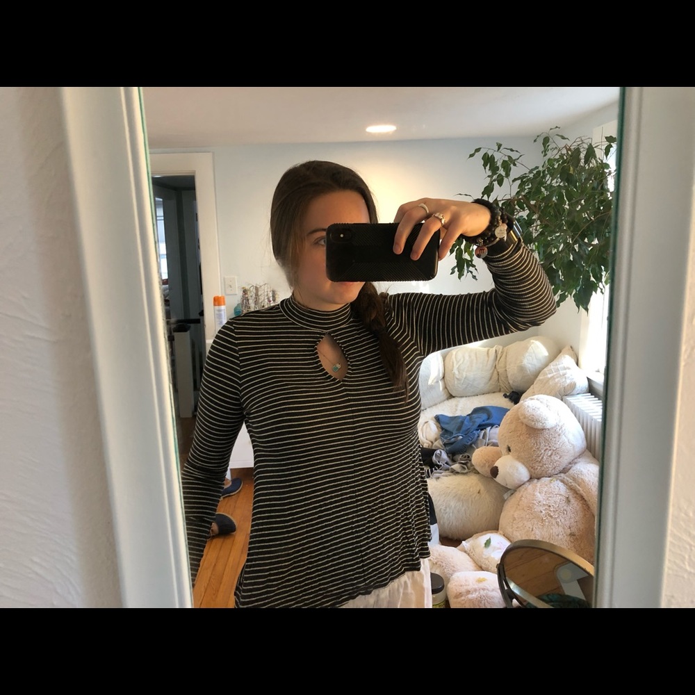 1/2 turtle neck soft and sexy tee with keyhole